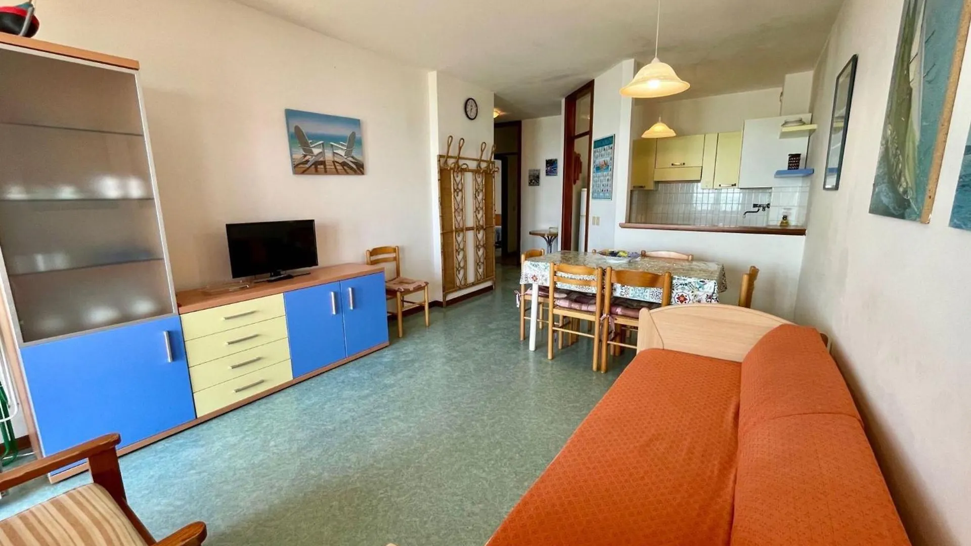 アパート ポルト・サンタ・マルゲリータ・ディ・カオルレSeaview Flat Just 70M From The Seaアパートメント イタリア